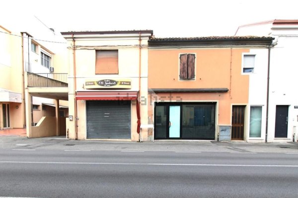 casa semindipendente in vendita a Cesena in zona Macerone
