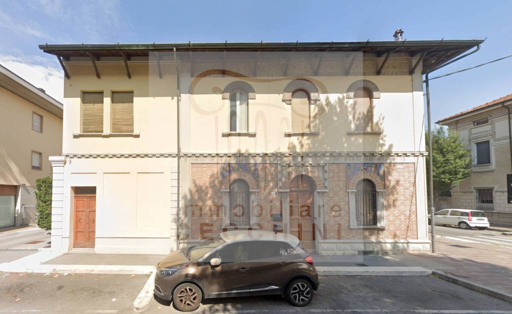 casa indipendente in vendita a Cesena in zona Centro Storico