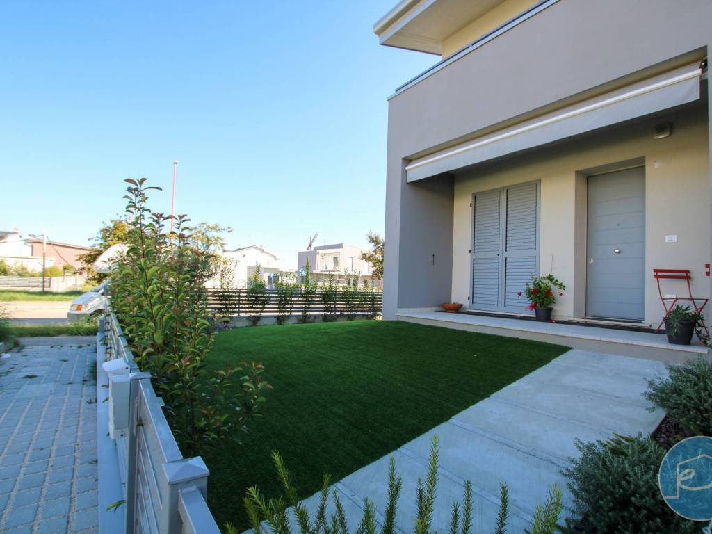 casa indipendente in vendita a Cesena in zona Fiorenzuola