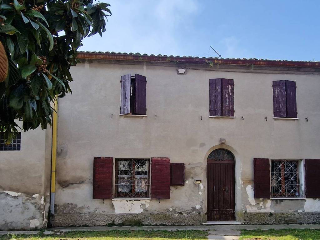 casa indipendente in vendita a Cesena