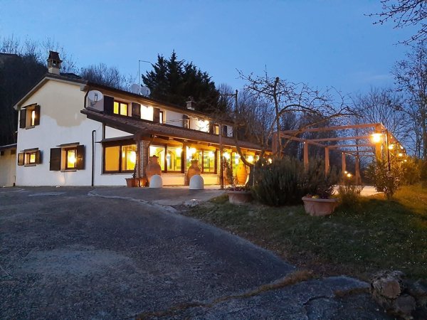 casa indipendente in vendita a Cesena
