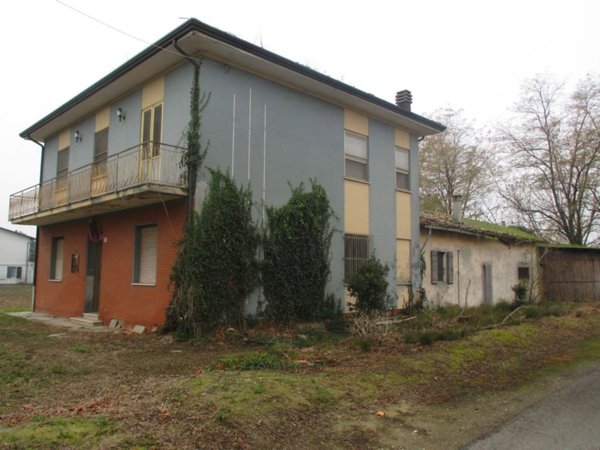 casa indipendente in vendita a Cesena