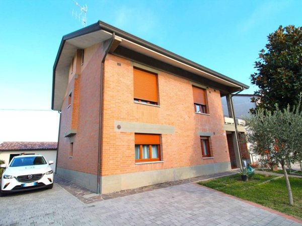 casa indipendente in vendita a Cesena in zona Marcorano