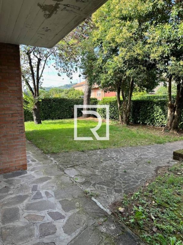 casa indipendente in vendita a Cesena