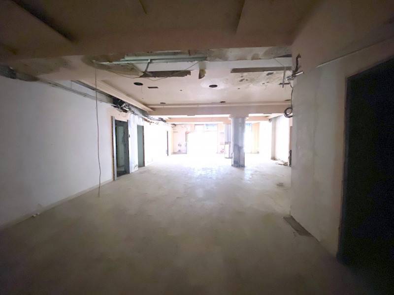 negozio in vendita a Cesena in zona Centro Storico