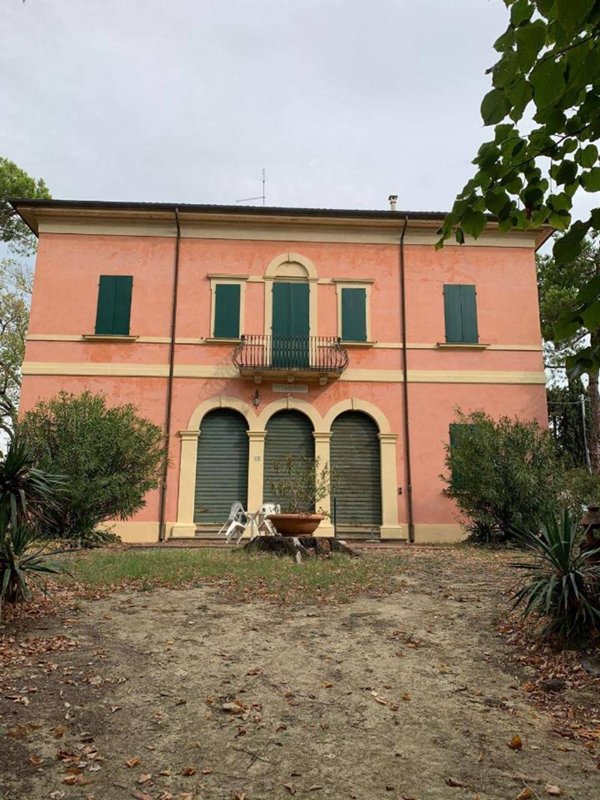 casa indipendente in vendita a Cesena