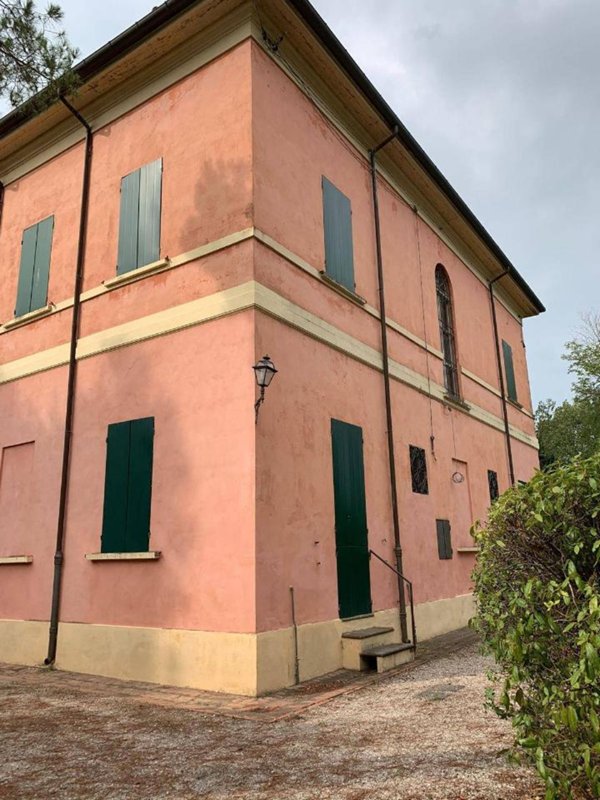 casa indipendente in vendita a Cesena