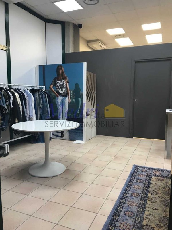 negozio in vendita a Cesena