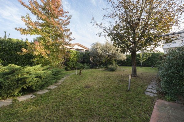 casa indipendente in vendita a Cesena in zona Fiorenzuola