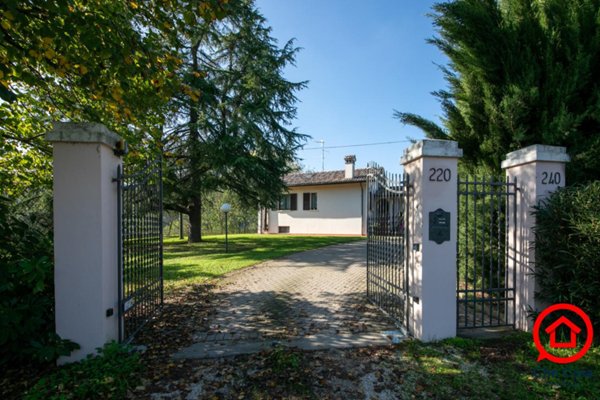 casa indipendente in vendita a Cesena in zona San Carlo