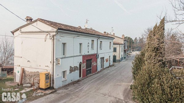 casa indipendente in vendita a Cesena in zona Tessello