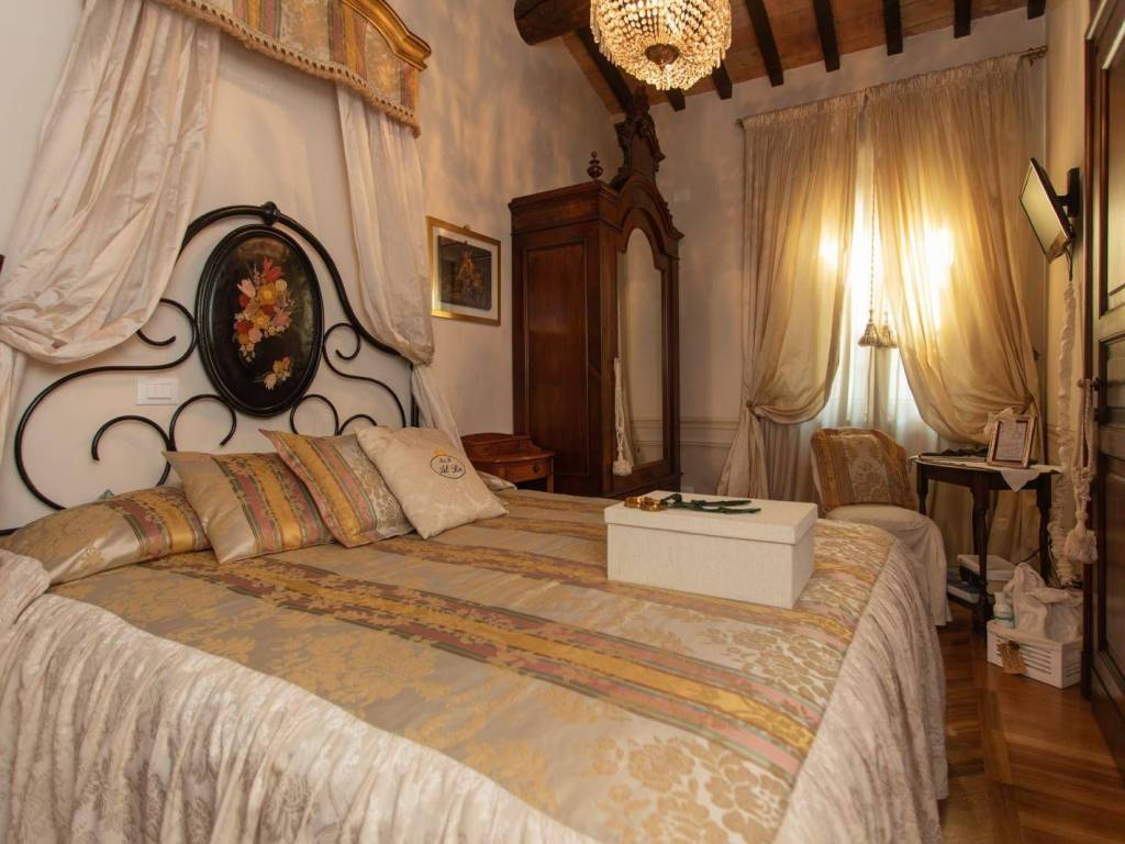 intera palazzina in vendita a Cesena in zona Centro Storico