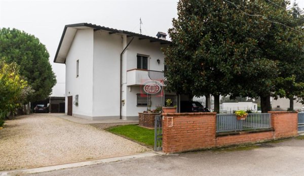 casa indipendente in vendita a Cesena in zona Pievesestina