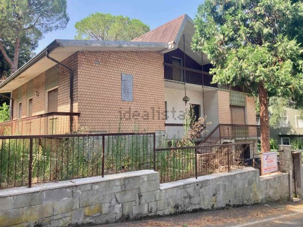 casa indipendente in vendita a Cesena in zona Centro Storico