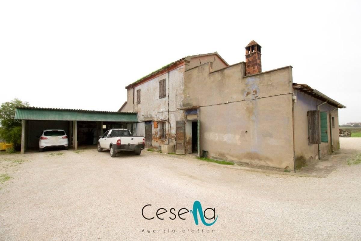 casa indipendente in vendita a Cesena