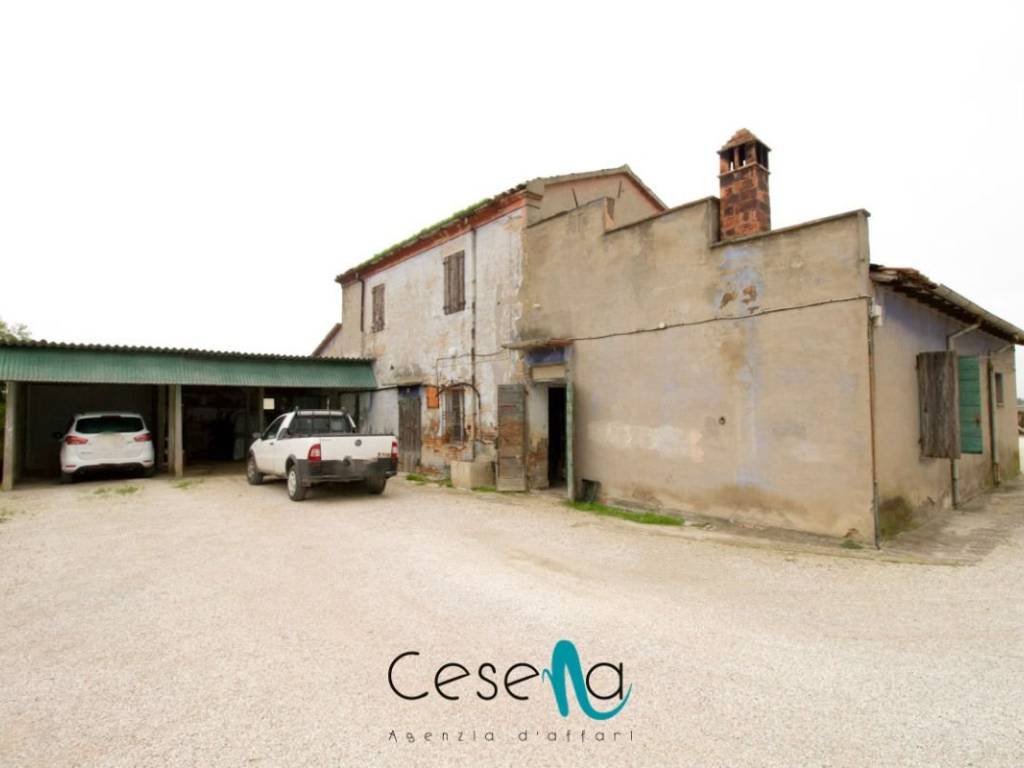 casa indipendente in vendita a Cesena