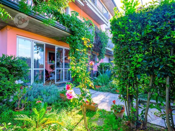 casa indipendente in vendita a Cesena