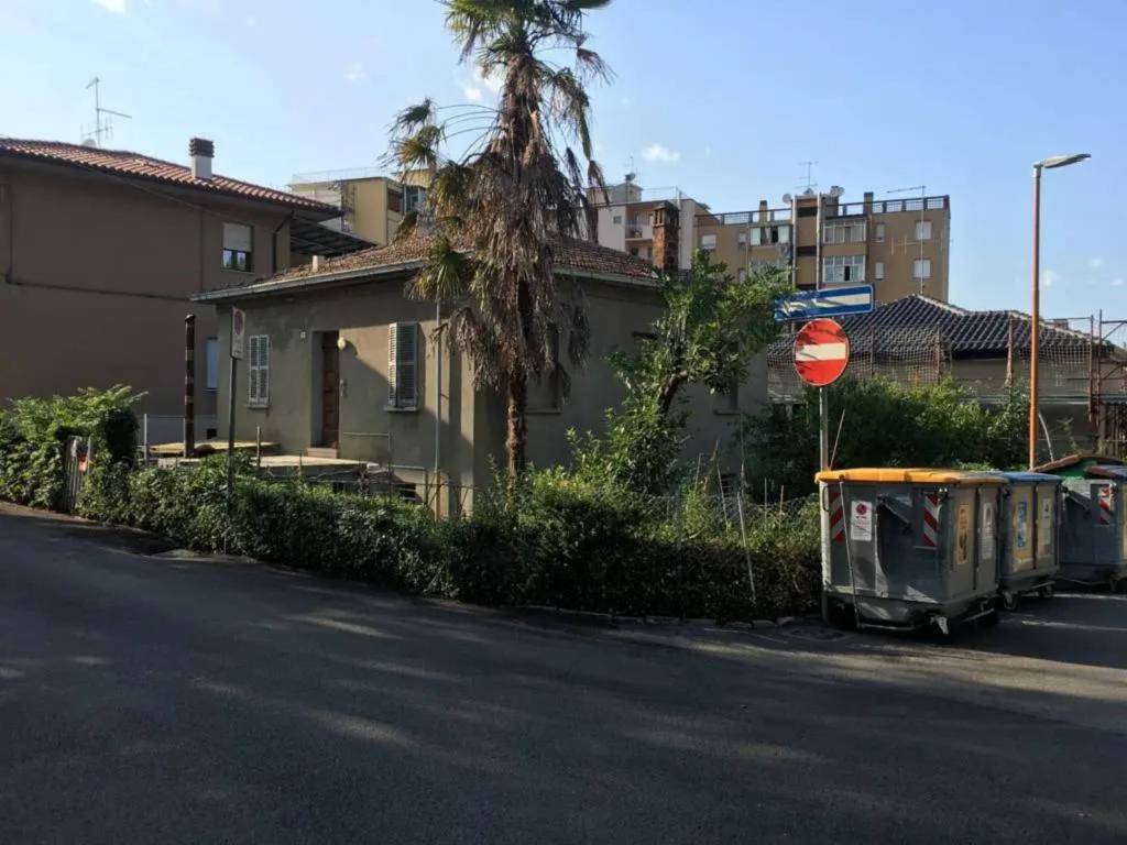 casa indipendente in vendita a Cesena in zona Centro Storico
