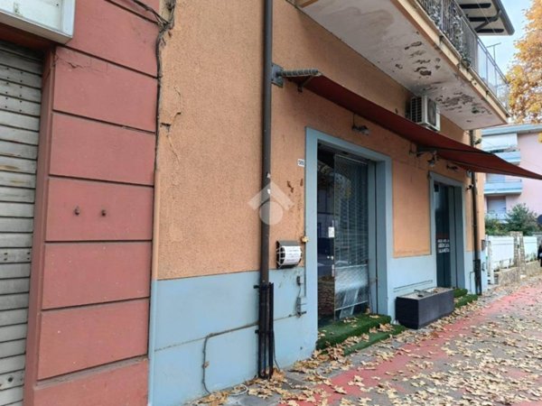 negozio in vendita a Cesena
