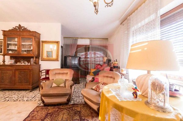 casa indipendente in vendita a Cesena in zona Centro Storico