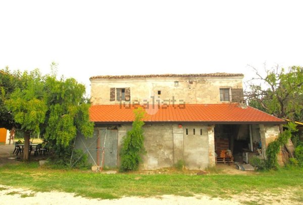casa indipendente in vendita a Cesena in zona Torre del Moro