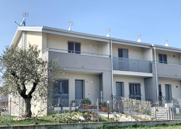 casa indipendente in vendita a Cesena in zona Fiorenzuola