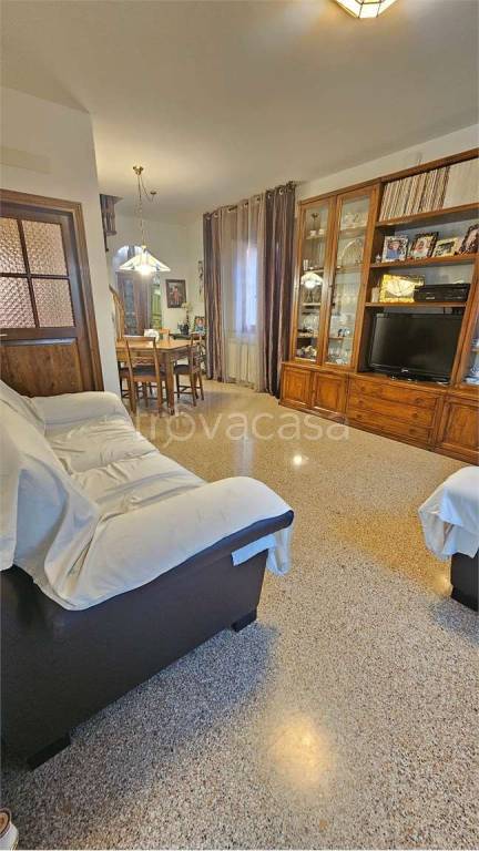 casa indipendente in vendita a Cesena in zona Calabrina