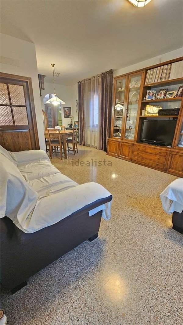 casa indipendente in vendita a Cesena in zona Calabrina