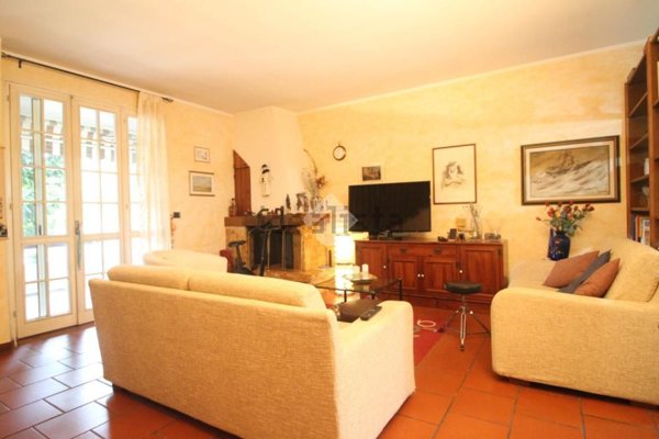 casa indipendente in vendita a Cesena in zona Ponte Pietra