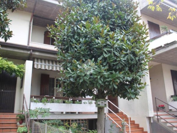 casa indipendente in vendita a Cesena in zona Ponte Pietra