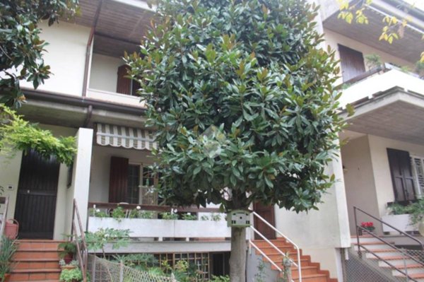 casa indipendente in vendita a Cesena in zona Ponte Pietra