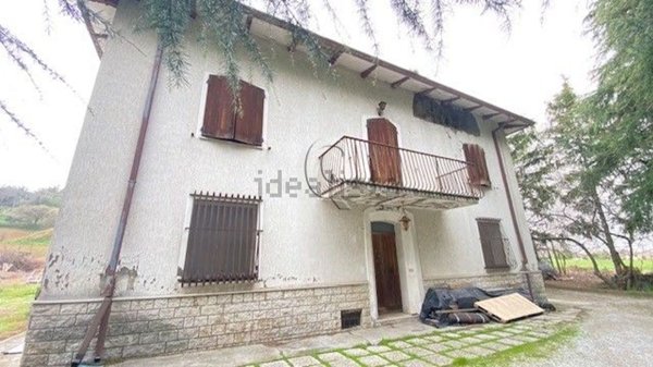 casa indipendente in vendita a Cesena in zona San Carlo