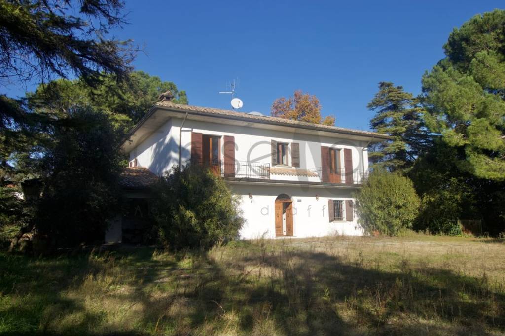 casa indipendente in vendita a Cesena in zona Montereale