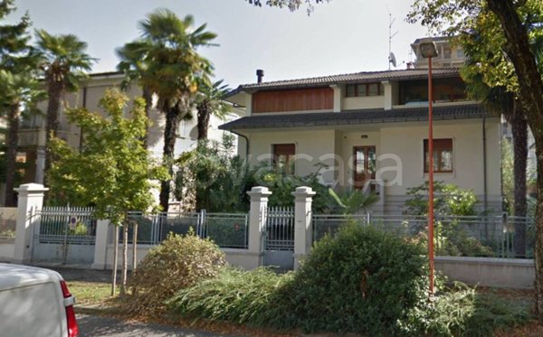 casa indipendente in vendita a Cesena in zona Centro Storico