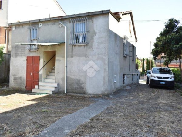 casa indipendente in vendita a Cesena in zona San Rocco