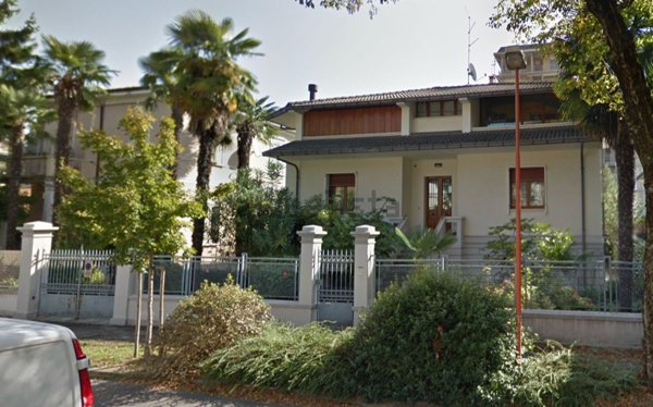 casa indipendente in vendita a Cesena in zona Centro Storico