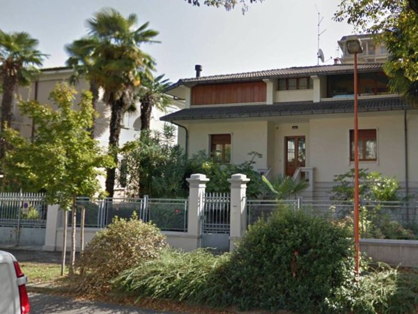 casa indipendente in vendita a Cesena in zona Centro Storico