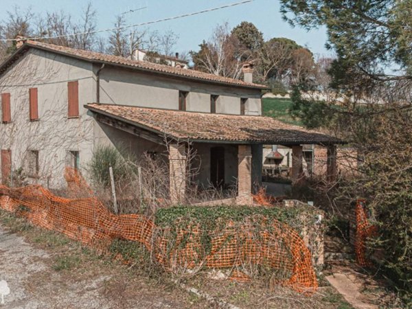 casa indipendente in vendita a Cesena in zona Borello
