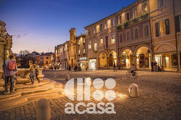negozio in vendita a Cesena in zona Centro Storico