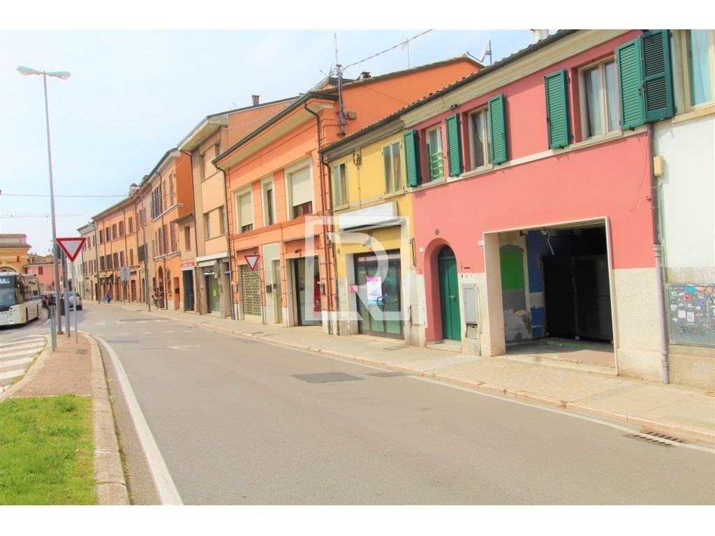 casa indipendente in vendita a Cesena in zona Centro Storico