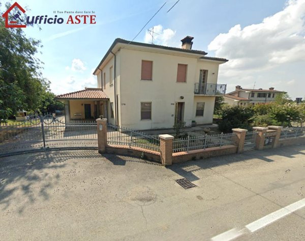 negozio in vendita a Cesena