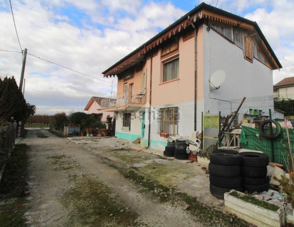 casa indipendente in vendita a Cesena