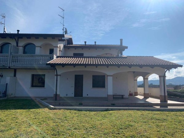 casa indipendente in vendita a Cesena in zona Settecrociari