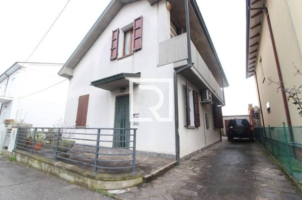 casa indipendente in vendita a Cesena in zona Marcorano
