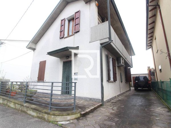 casa indipendente in vendita a Cesena in zona Marcorano