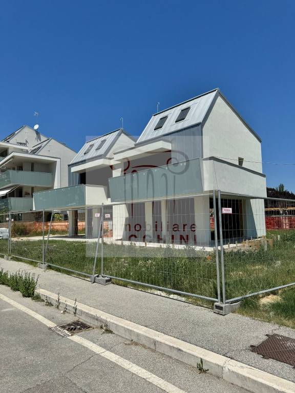 casa indipendente in vendita a Cesena in zona Fiorenzuola