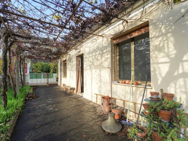 casa indipendente in vendita a Cesena in zona Centro Storico