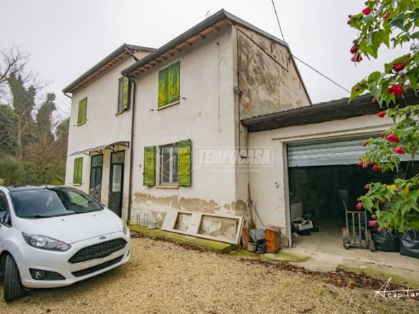 casa indipendente in vendita a Cesena in zona Centro Storico
