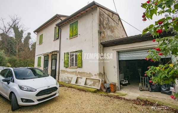 casa indipendente in vendita a Cesena in zona Centro Storico