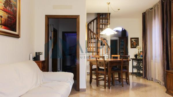 casa indipendente in vendita a Cesena in zona Calabrina